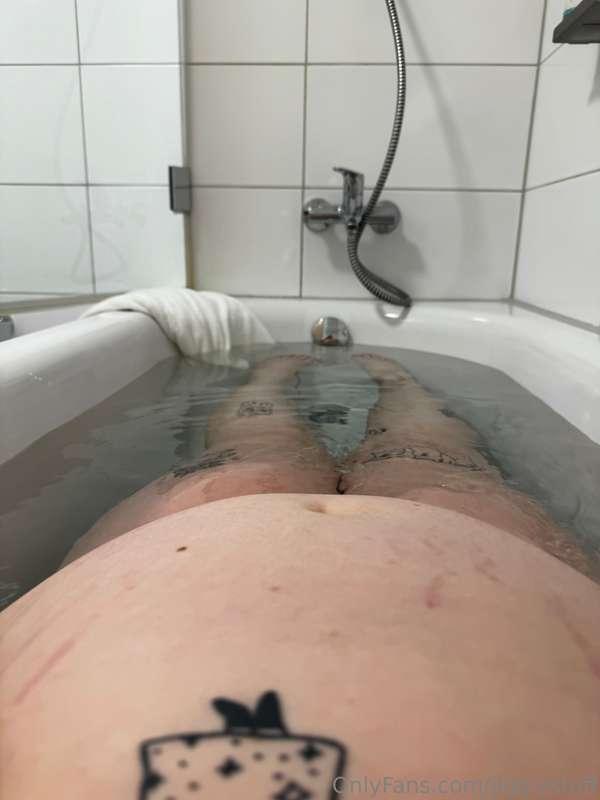 sorry for being MIA, europe has been a whirlwind and not nea..