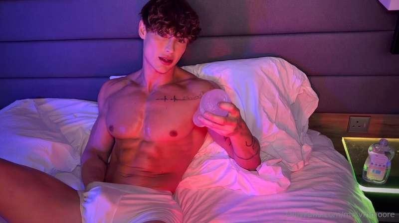 Who’s ready to end the month on top? 🔥😉 New video dropping t..