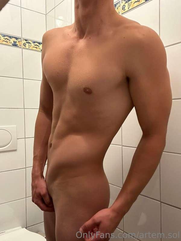 Tip me for a full pic and bonus vid😏💦