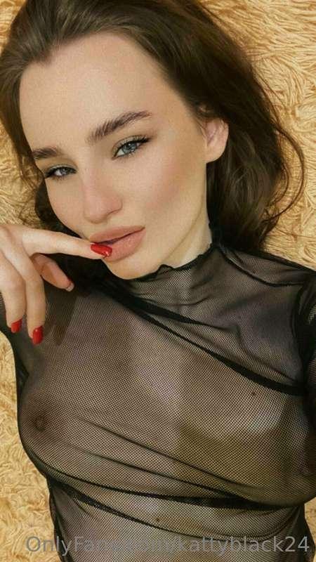 Honey, wait😉 

How about some hot content for you? 🔥 

I won..