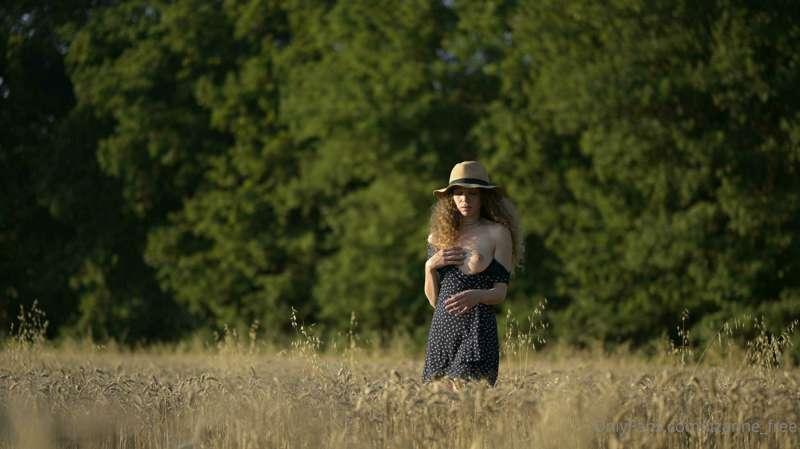 Hat. Dress. Photo. that's kinda obvious!