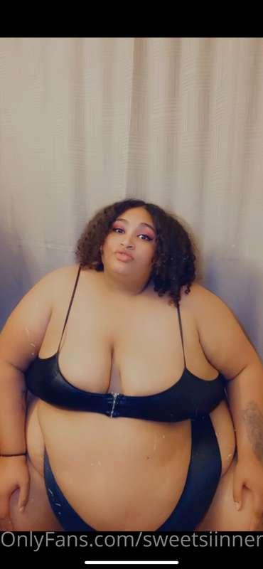 Keep feeding me, baby… you know you love it 🍩