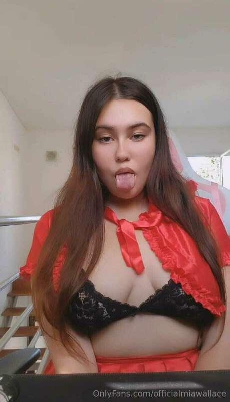 do you like my costume and my tongue?😋​😋​