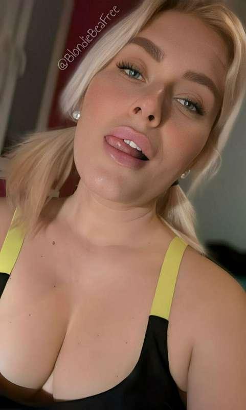 Sweet and innocent? Babe ✨☁️ @blondiebeafree ☁️✨ could swall..