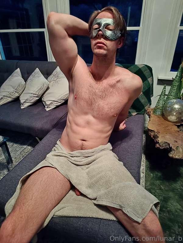 towel tuesday with a tease 😜 you know where to go to see the..