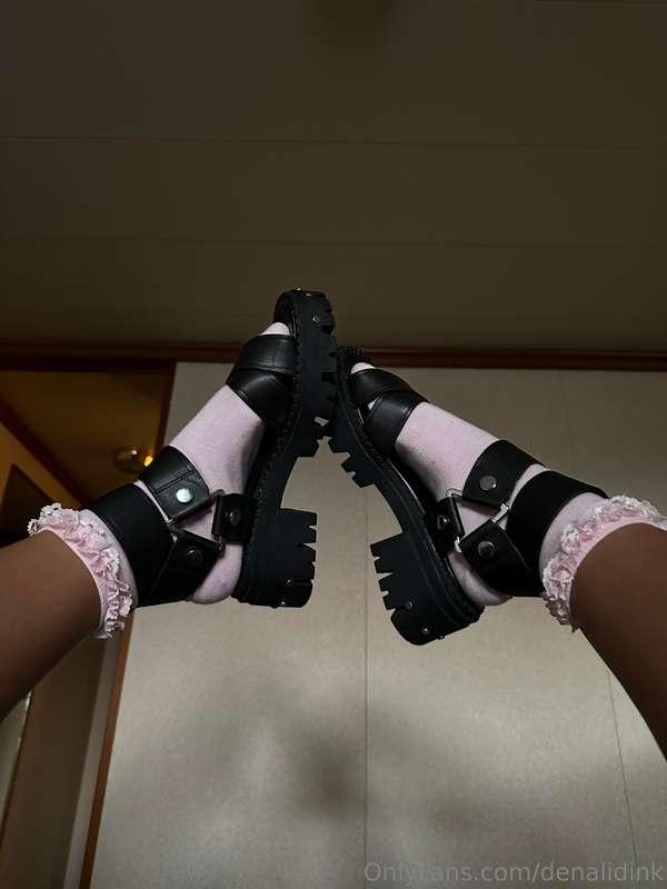 Holiday socks made all the guys look 👀 tags: socks, heels, s..