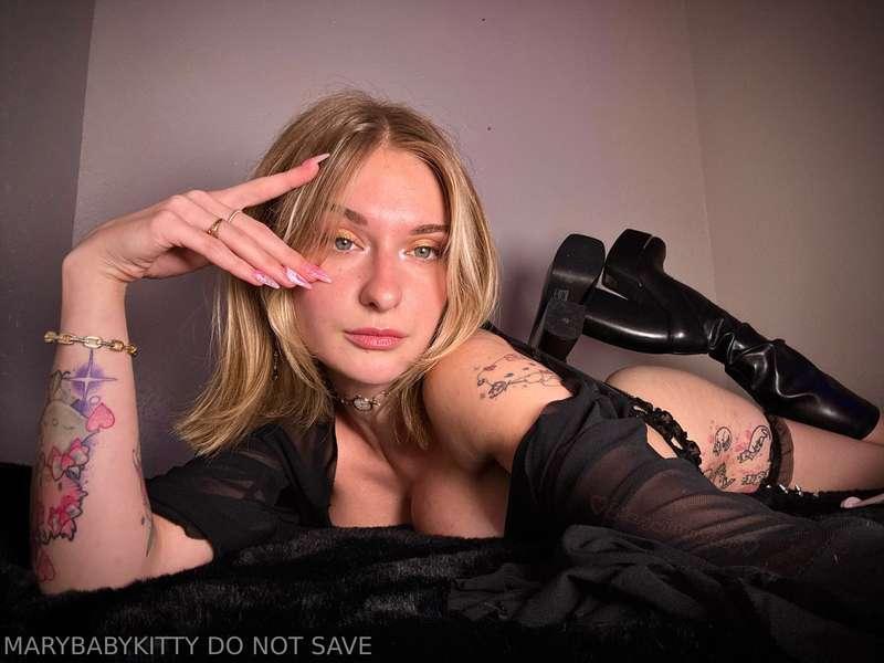 Going live tonight at 9:45 PM CST! Get to know me a little b..