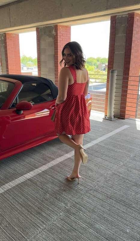 kellymonroeofficial image #0