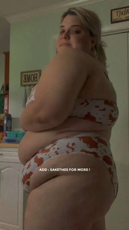 uh ur fat cow gf (me) is hot n hungryyyy,, i thought we were..