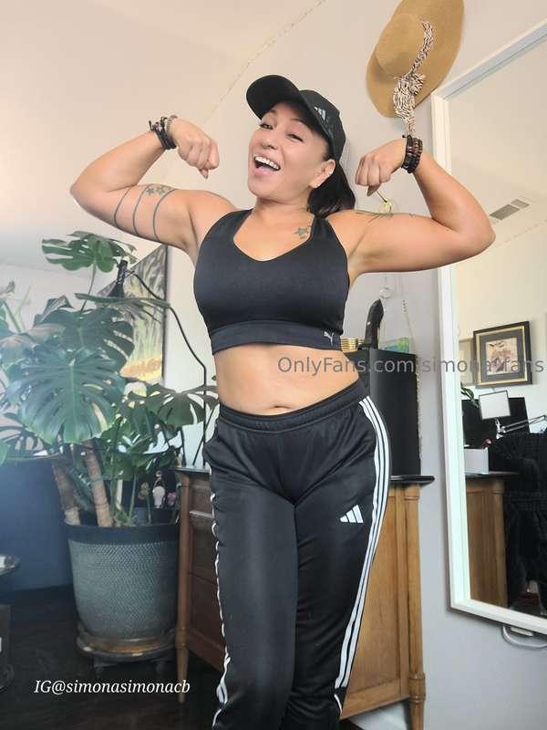 Ready to workout!!! So please make a good dinner baby!! Hehe..