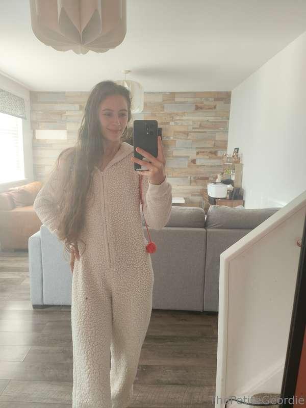 Swipe to strip off my onesie 😉