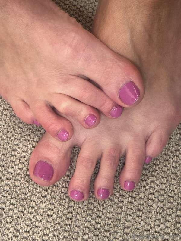 Time for a fresh pedi! 💅👣. What color should I get? 