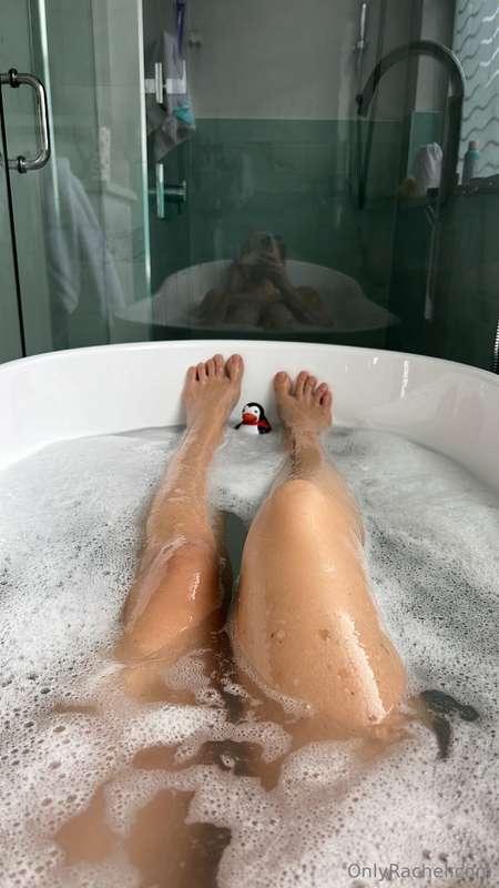 Who needs a rubber ducky when you've got these curves to kee..