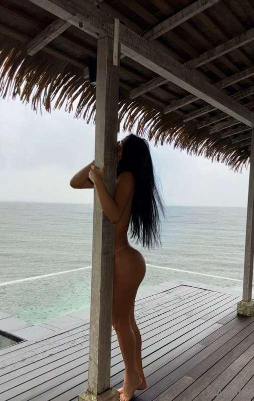 Another day in paradise ☁️ did you check your dms? 