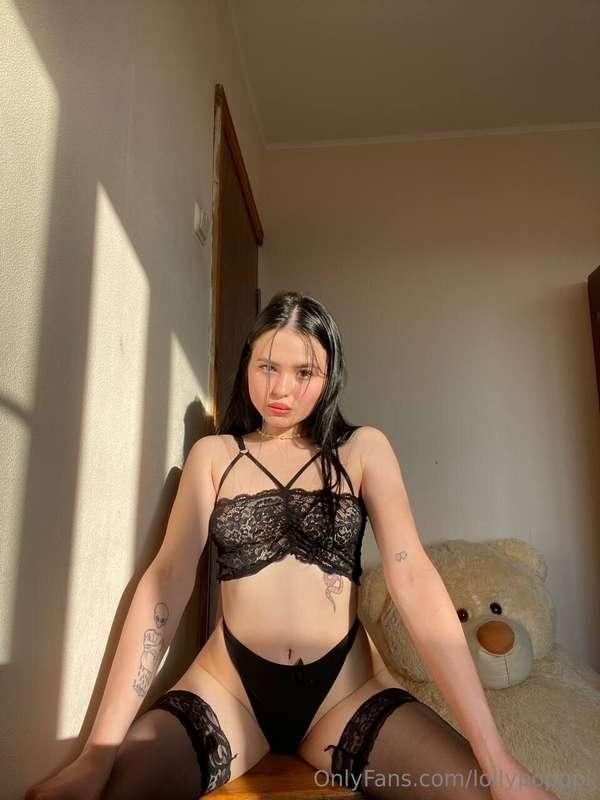 I'm in such a playful mood👅 What puts you in a playful mood,..