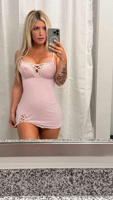 *When I* **tug on my nightgown** like this, ***comment*** **..