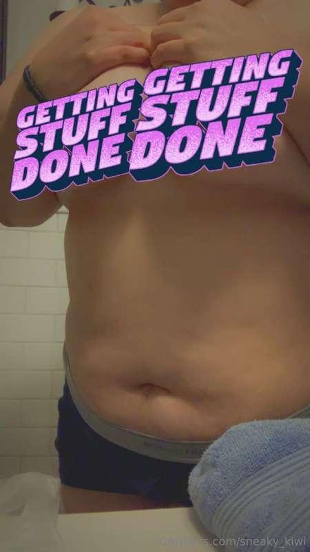 Make me laugh in our dms and I’ll send this pic for free 😘😘