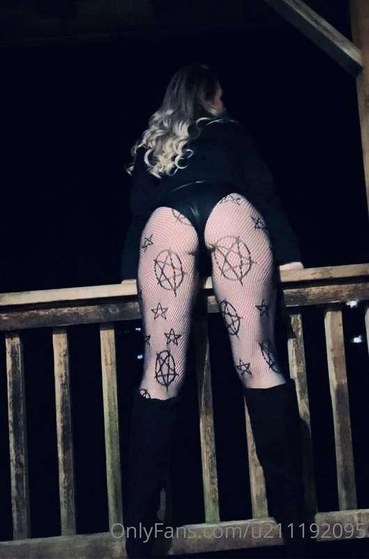 Naughty thoughts on a dark night.. xoxoTrixie
