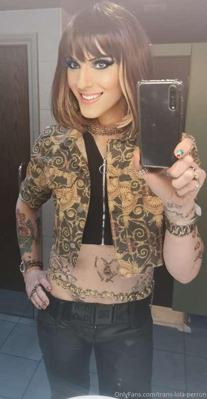 trans-lola-perron image #1