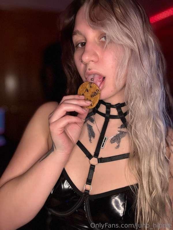 Would u take a bite out of my cookie?🍪💞
