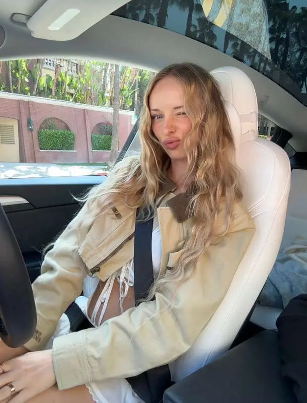 So nice pics of this naughty driver…💋 I can't decide which o..