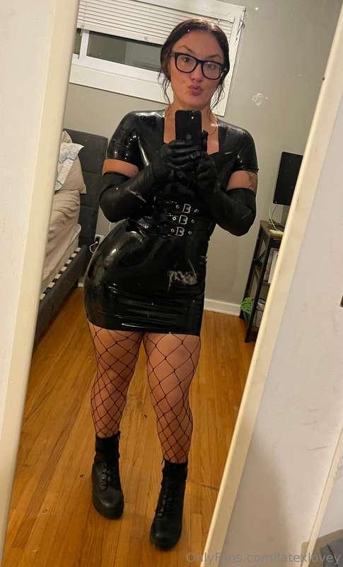 Bummer I have no one to dominate…videos in just a bit 😇