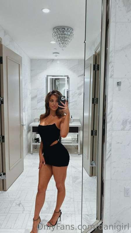 Another all black outfit 😜🖤