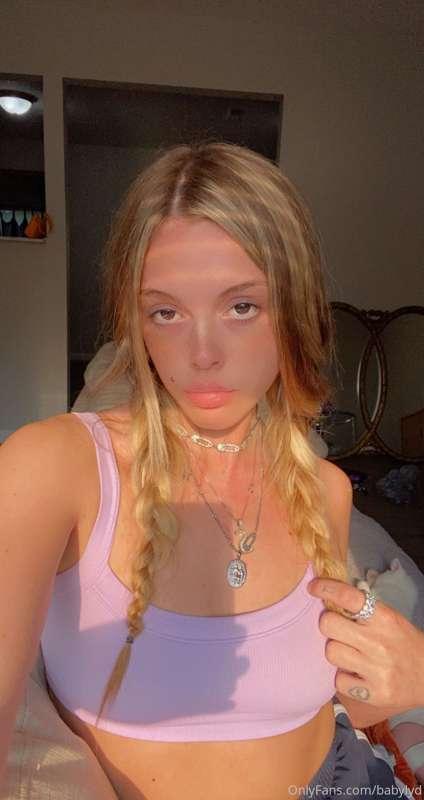 still the baddest in the room w no makeup