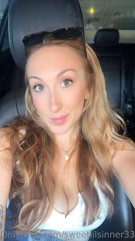 Curious about me? Send me a DM, let’s chat 🥰
