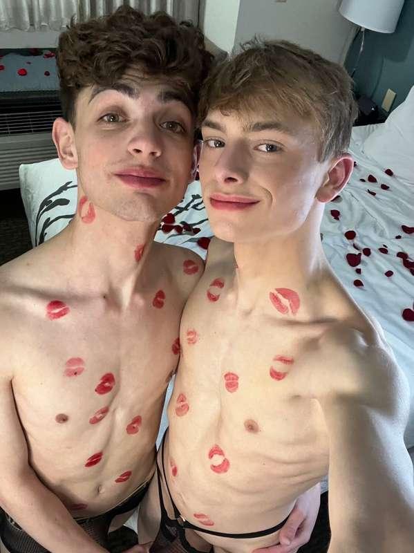 Thought me and @rykerrskyee should do a steamy Valentine's D..