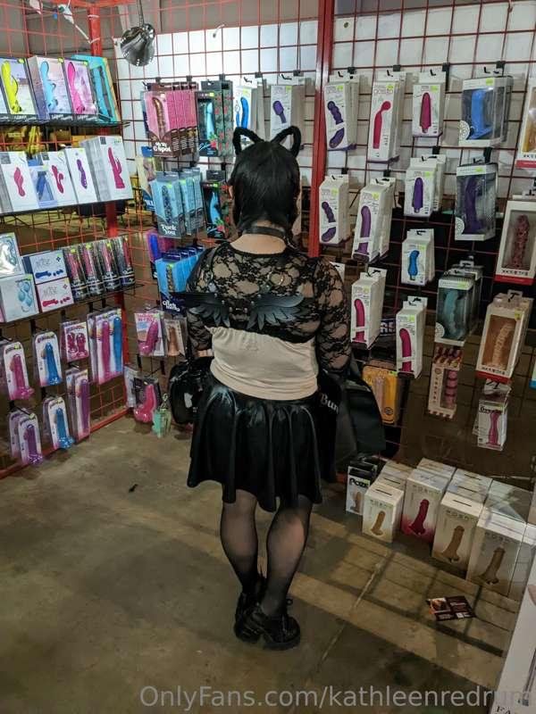 Had an amazing time at the Sex Show convention! Here's some ..
