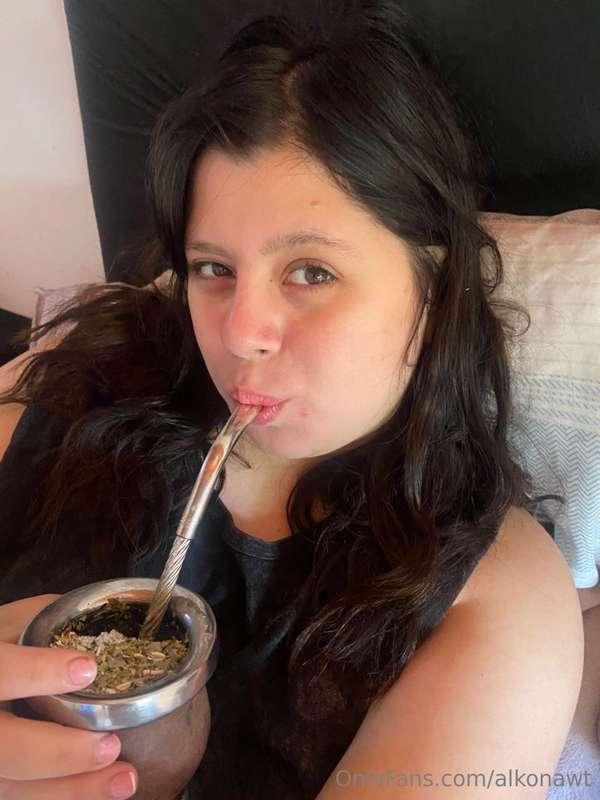 @ladyaprillAvailableHello daddy my pussy is dripping for you..