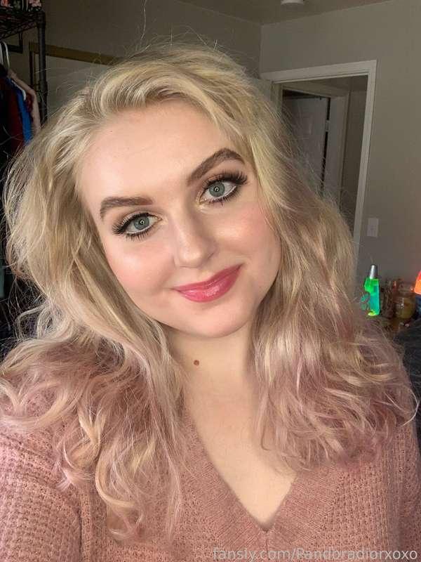 Fuck my glowing face and cum all over it 

https://fans.ly/r/Pandoradiorxoxo

#fyp #ilovecock #iwantdick #blonde #bombshell #pale #curvy #thick #young #teen #pandoradior #pandora #dior #princess #angel #goddess #princesspandora 