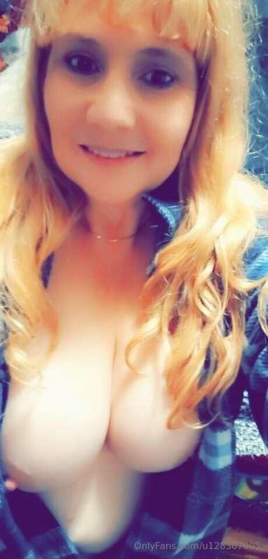 If you ever want to have some private fun DM me and I'm sure..