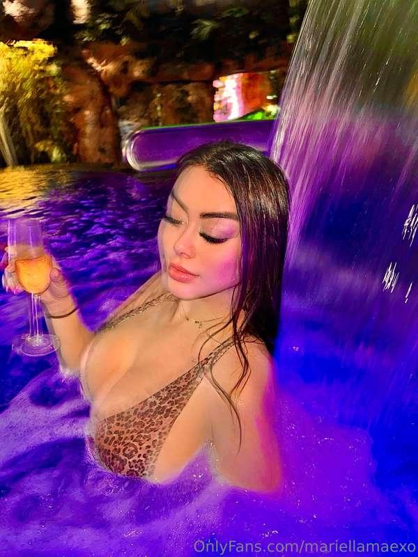 Say hi to your queen💖👑