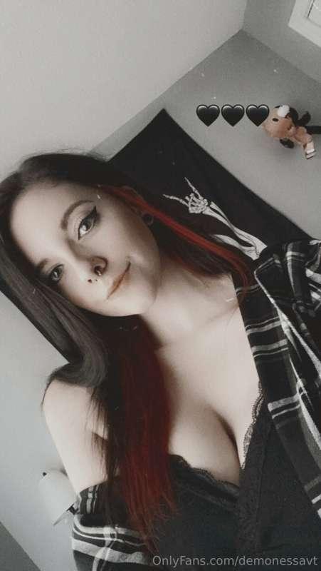 Hi there 🖤