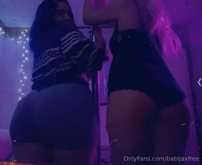 Me and my bestie @dakotafreeling @dakotafreelingtease   It’s..