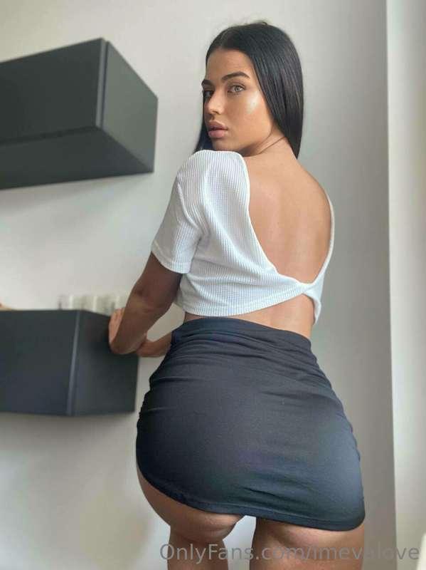 Why is it so hard to find a guy that's willing to spank me?😩