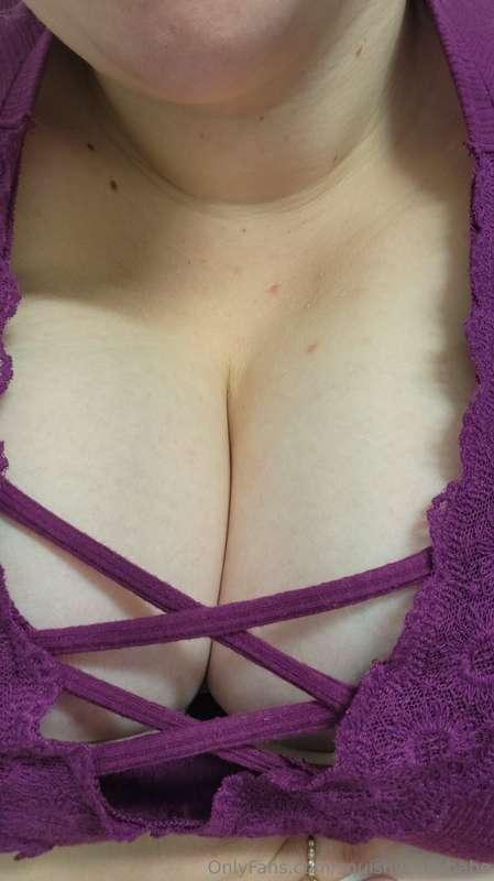 Will you bury your face in my titties? 😍