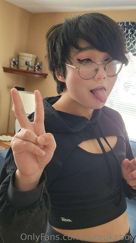 HEY ITS BEEN TOO LONG, IM ALL BETTER AND GONNA BE POSTING RE..