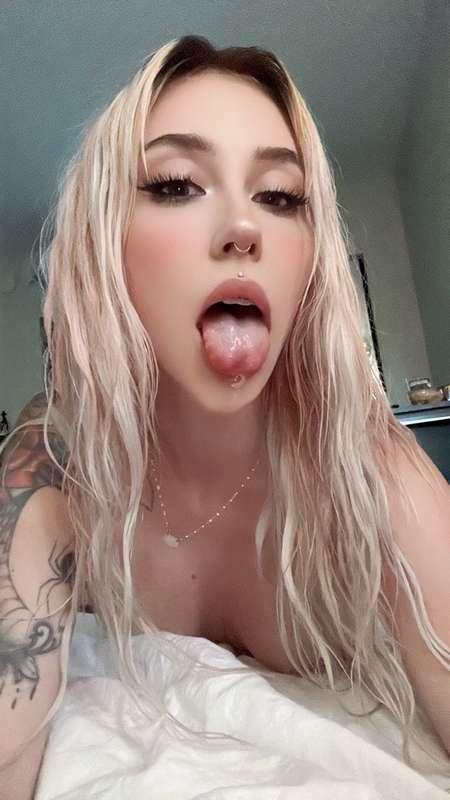 im horny and you're not in my dms 🙈