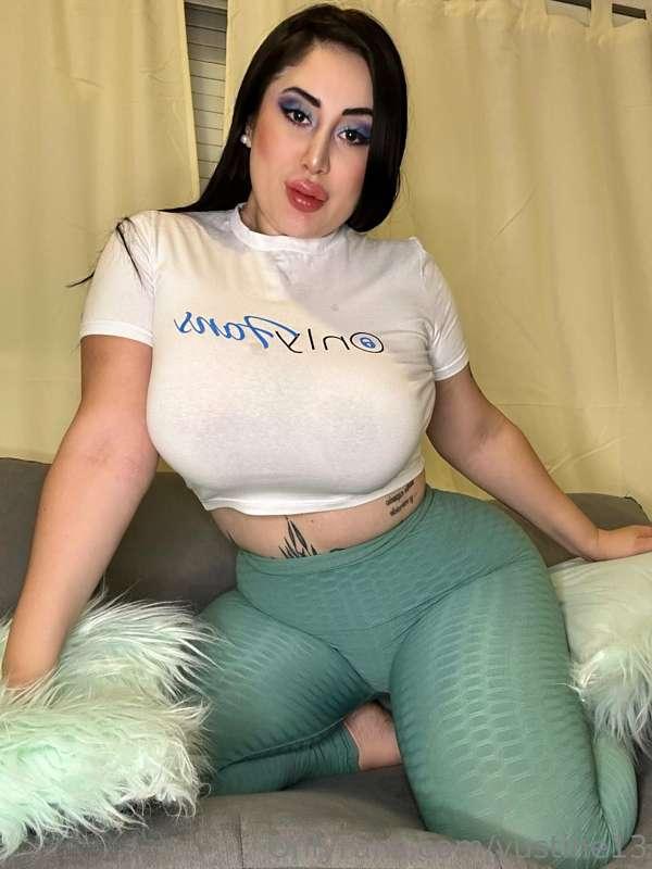 Voluptuous in every way ❤️