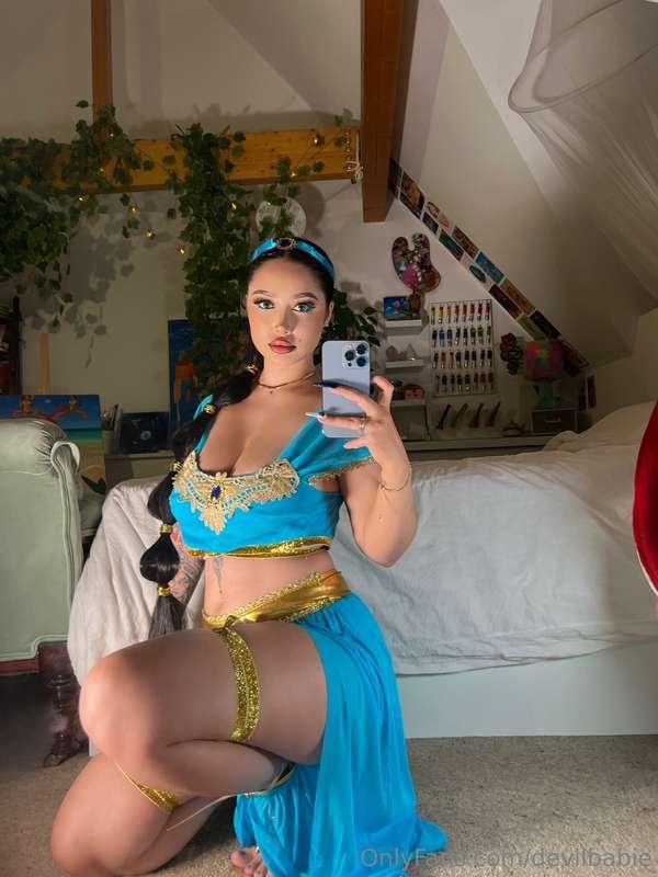 queen of cosplay 🩵 who should i dress as next