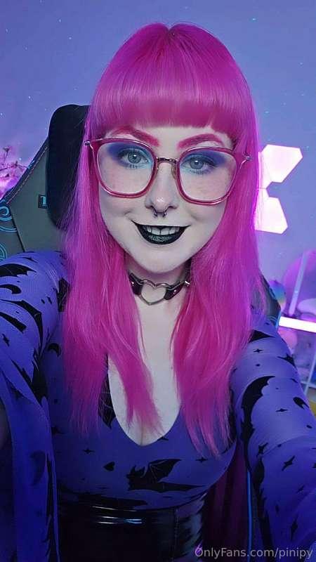 Live on http://twitch.tv/pinipy right now! My bestie from Am..