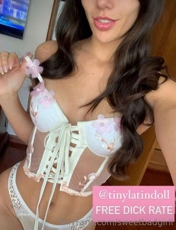 SUBSCRIBE FOR FREE 💋
❤️‍🔥Hi baby are you ready for my bloomi..