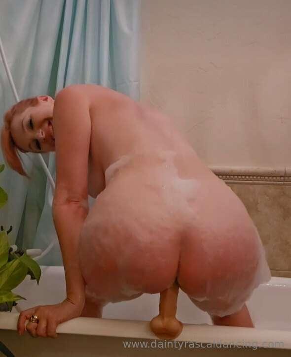 Have you seen this bathtime dildo riding video yet? I honest..