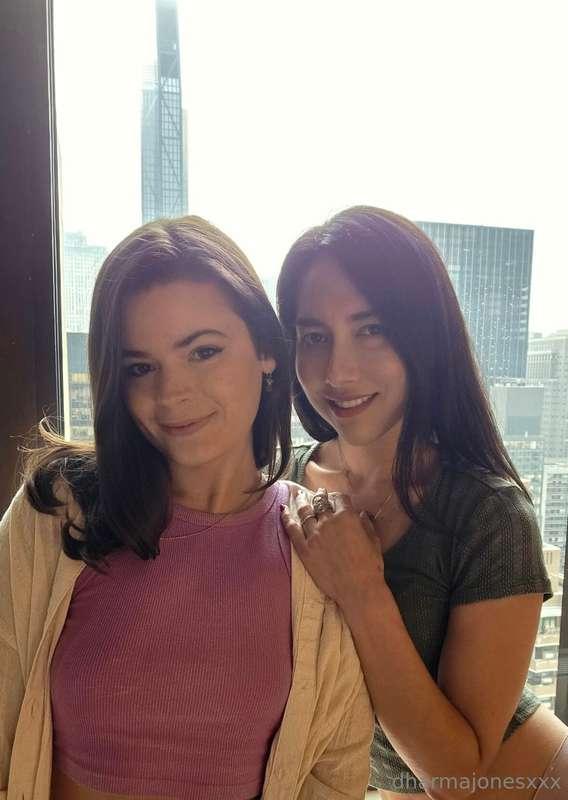 Last night in NYC with @isabellovemodel 🍎 🏙️ Keep an eye out..