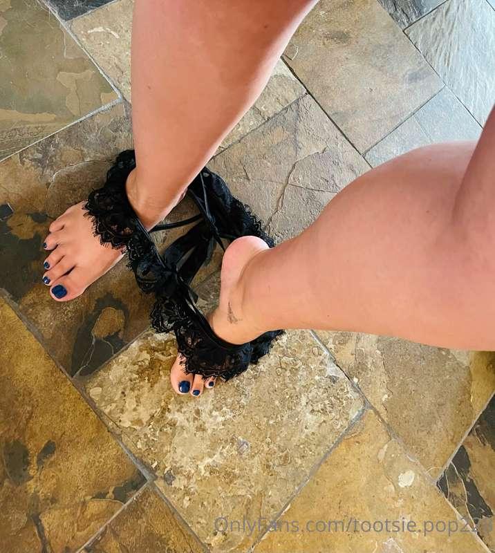 Anyone else like crotchless 
 panties? 💋