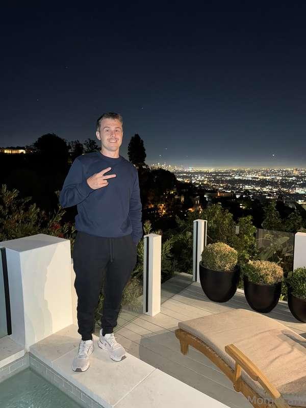 Took this a few months ago.. my first time in Beverly Hills!..