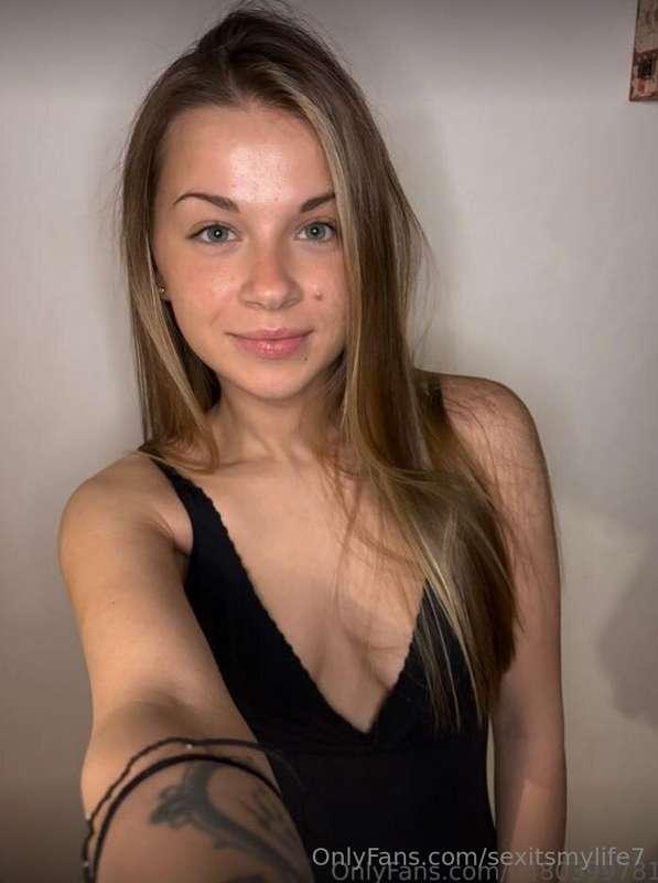 🔥 𝐅𝐑𝐄𝐄𝐄 𝐒𝐔𝐁𝐒𝐂𝐑𝐈𝐏𝐓𝐈𝐎𝐍 🔥 @elena.rae 🔥 @elena.rae loves cocks o..